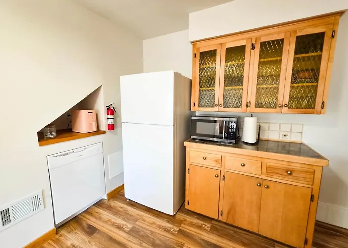 3 Bd, 2 Ba, 6-8 For Families, Near Park & Uw Сasa de vacaciones *