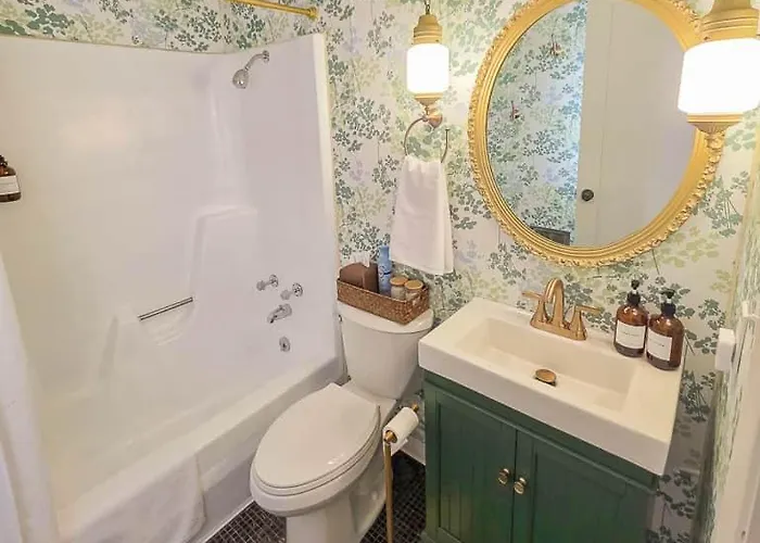 3 Bd, 2 Ba, 6-8 For Families, Near Park & Uw Сasa de vacaciones *