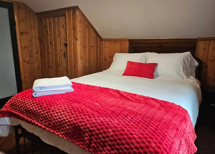 3 Bd, 2 Ba, 6-8 For Families, Near Park & Uw Сasa de vacaciones *